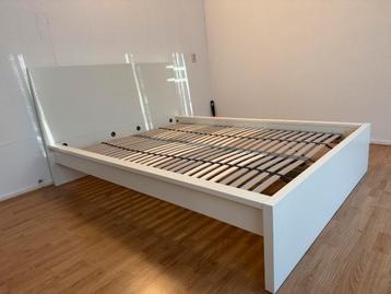 Gratis twijfelaar IKEA bedframe (140X200)– af te halen