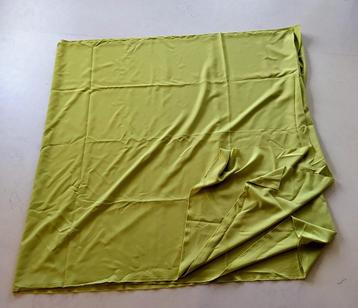 Gratis  grote lap appelgroene, rekbare stof  1.5 x 6 meter