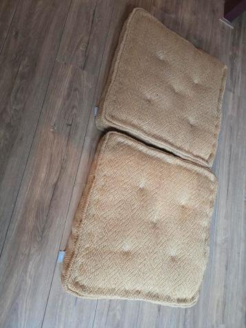 Twee kussens van merk Heinde & Van Verre 60x60x10 cm