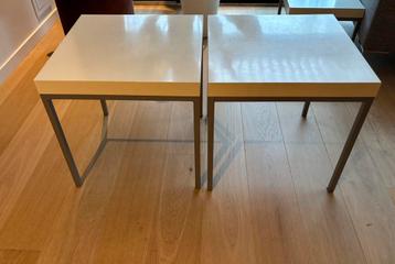Twee Ikea tafeltjes gratis op te halen