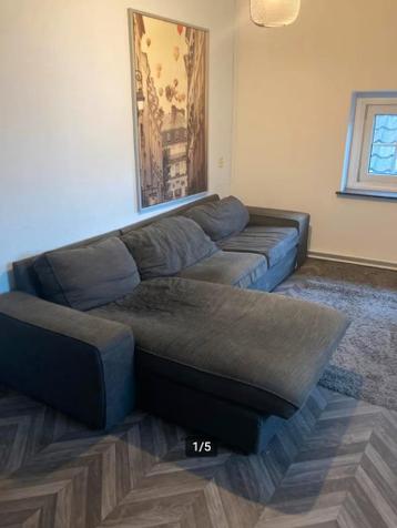 Ruime driepersoons bank - GRATIS