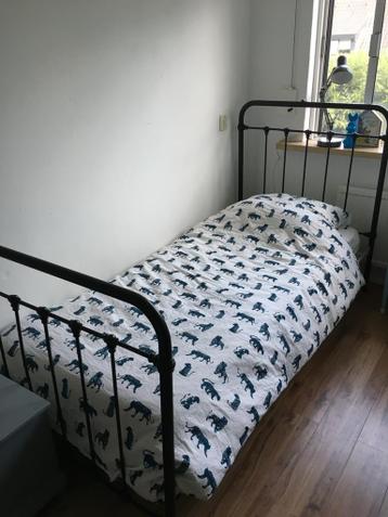 Eenpersoons Spijlenbed bed