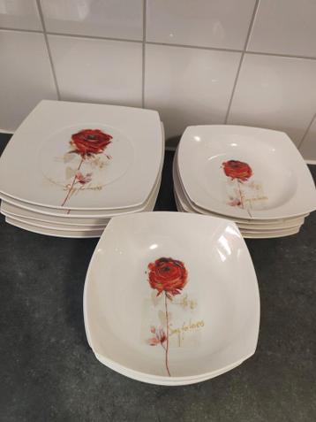 Borden set met roos motief
