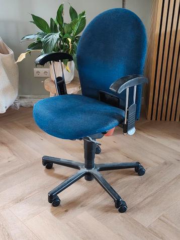 Gratis af te halen. Blauwe bureaustoel - alles werkt!
