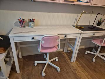 Mooie, vrijwel niet gebruikt bureau gratis afhalen