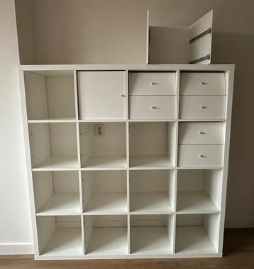 IKEA vakkenkast met 4x4 vakken