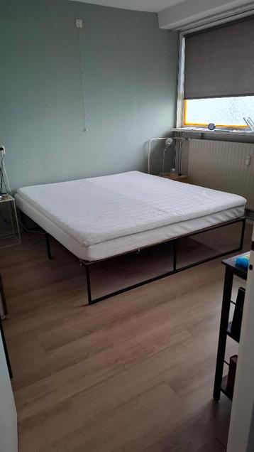 Gratis-Bedframe + Matras + Topmatras