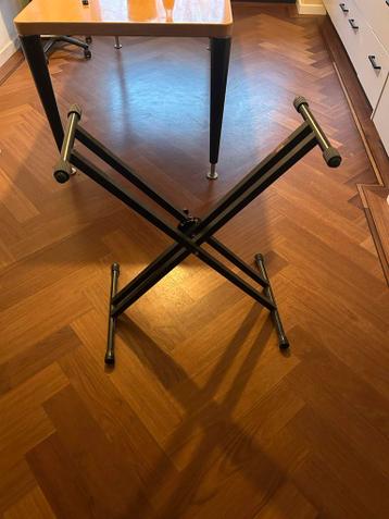 Keyboardstandaard - In hoogte verstelbaar - Gratis!