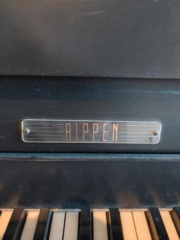 piano met kruk - Gratis af te halen!