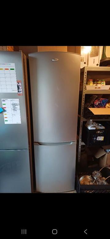 Koelkast met vriesgedeelte. Whirlpool, grijs.