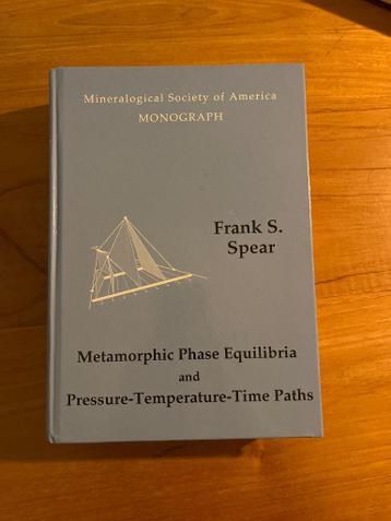 Gratis: boek ‘Metamorphic Phase Equilibria’