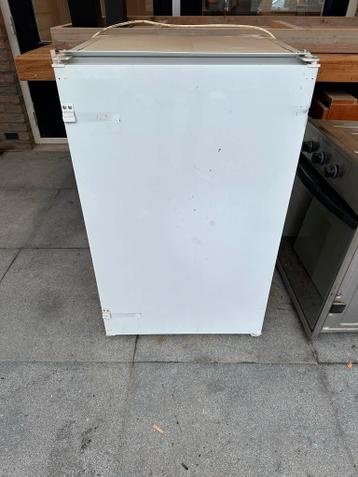 Ariston inbouw koelkast - MOET WEG