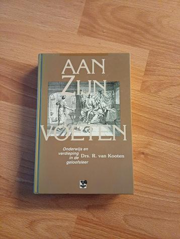 Aan Zijn voeten - Drs. R. van Kooten