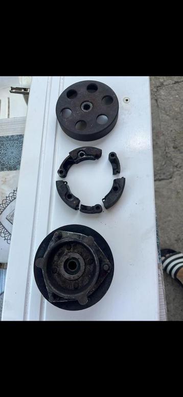 Gezocht koppeling V snaar voor Piaggio Vespino f18