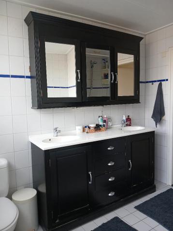Gratis badkamermeubel zwart