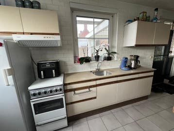 GRATIS: Keukenblok met bovenkastjes