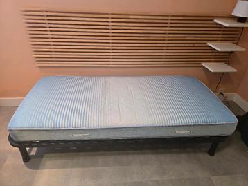 eenpersoonsbedbodem en springmatras