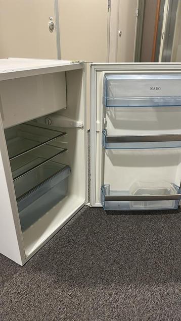 Compacte Koelkast met Vriesvak - Ideaal voor Kleine Ruimtes