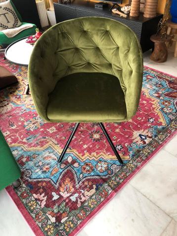 Twee eettafel draaistoelen