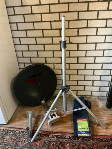 Schotelantenne met statief en muurbeugel te koop