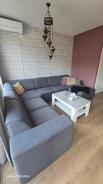 Gratis Meubels: Bank, TV-meubel, Tafel + Stoelen