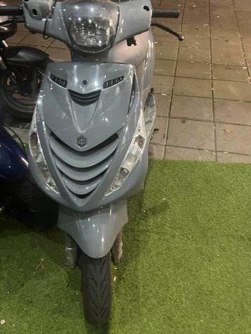 Piaggio zip gezocht!