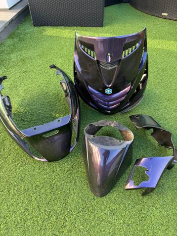 Piaggio Zip SP kappenset Dragon Cameleon Glans (1x scheur)