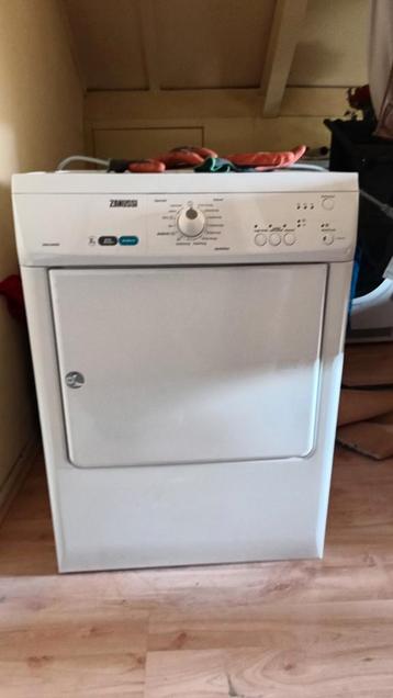 gratis Zanussi wasdroger (afvoer, dus slang naar buiten)