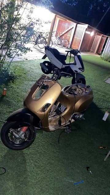 Vespa s 4t 4V tekoop in onderdelen