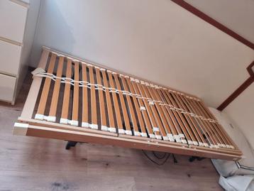 GRATIS AF TE HALEN: Elektrische lattenbodem op pootjes