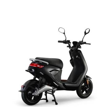 Iva S-4 electrische scooter (diverse onderdelen gebruikt)