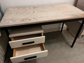 VANDAAG GRATIS OP TE HALEN - mooi bureautje met 2 lades