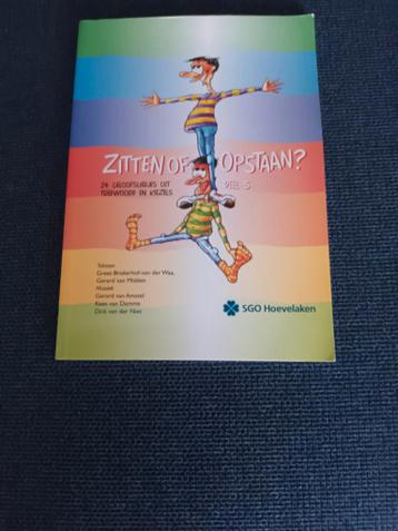 ZITTEN OF OPSTAAN - liedbundel