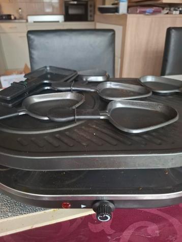 Gourmetstel 8 personen, 10 pannetjes - weinig gebruikt