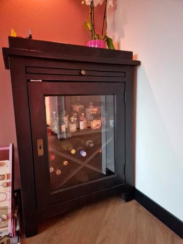 Mooie Drankkast met Glazen Deur (vandaag afhalen)