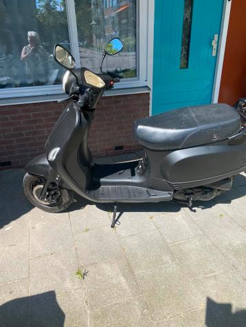 Wie kan me scooter maken in rotterdam na rijden valt hij uit