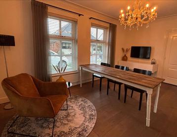 Gratis Tafel met 4 stoelen