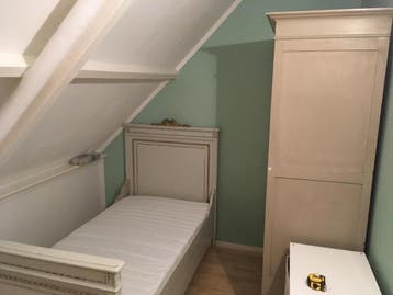 Bed, 2x identiek, vintage (mogelijk incl kaptafel)