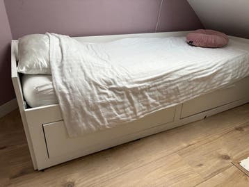 Bed, eenspersoons bed met lades