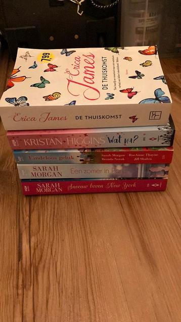 Boeken stapeltje romans oa Sarah Morgsn
