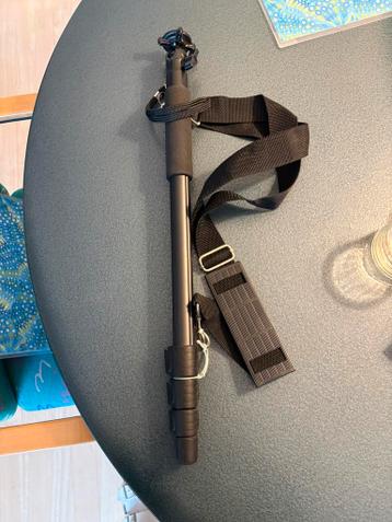 Draagbare 1 poots statief met balhoofd. Velbon-L43.  / 5euro