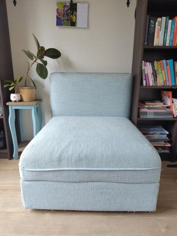Gratis blauwe stoel/poef + demontabele leuning (gratis)