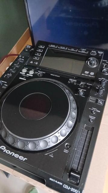 Defecte cdj 2000 gezocht
