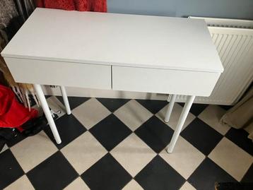 Zwevende kleine lade kast