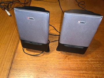 Gratis Stereo muziekboxjes met kabel