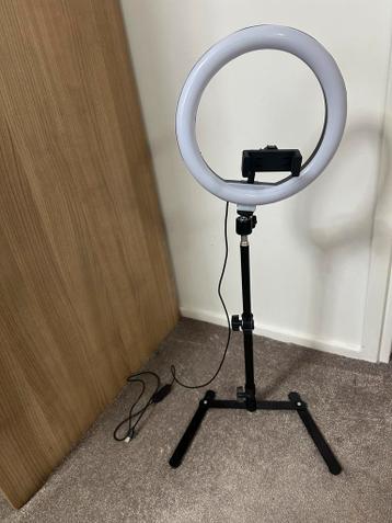 Ringlamp met statief en telefoonhouder - Zo goed als nieuw