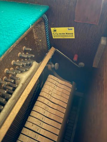 Gratis af te halen: Lindbergh Piano - Klassiek en Elegant