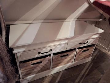 Kast en zitbank in 1 gratis af te halen