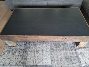 Houten salontafel met strak design 1.60 lang en 90 breed