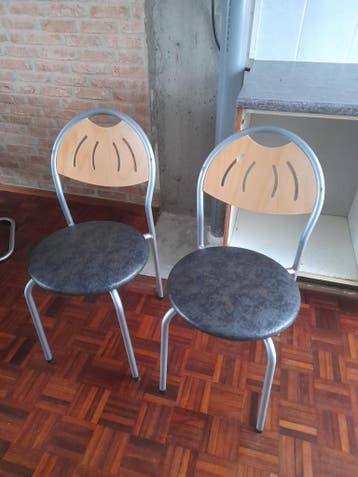 2 vintage stoelen jaren 60